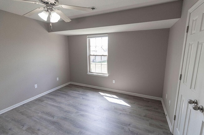 Building Photo - 3927 Snowy Owl Dr