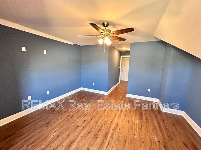 Building Photo - 9 Canyon Oak