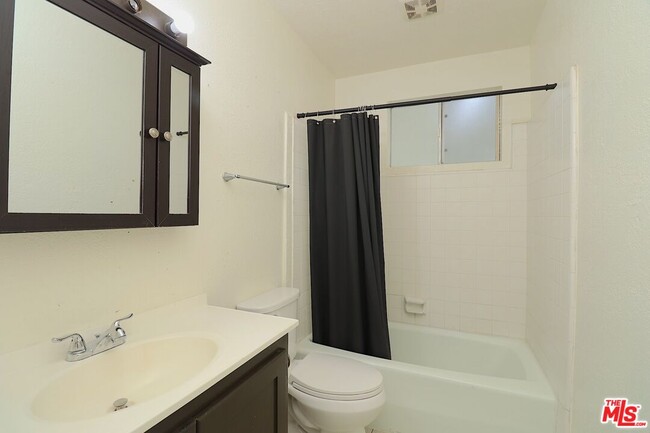Building Photo - 14908 Steprock Dr