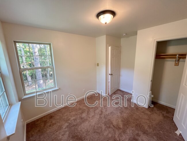 Building Photo - 502 Raynor St