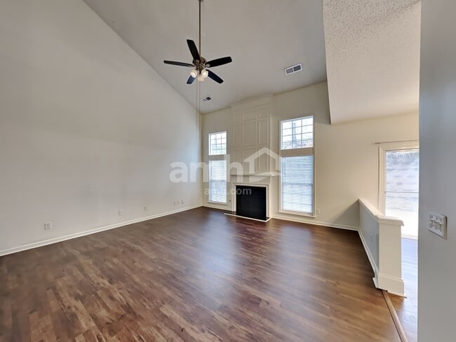 Building Photo - 349 Burdock Trce