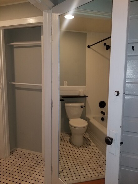 Building Photo - 701 Remington St