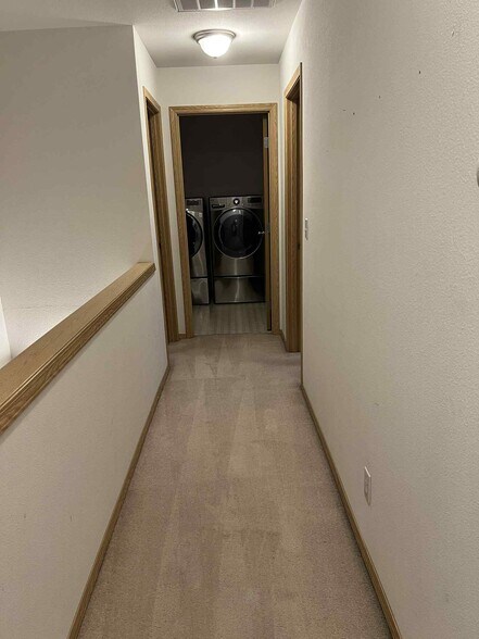 Upstairs hallway - 6512 Newaukum Pl NE