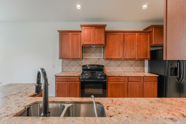 Building Photo - 25507 Marmite Dr