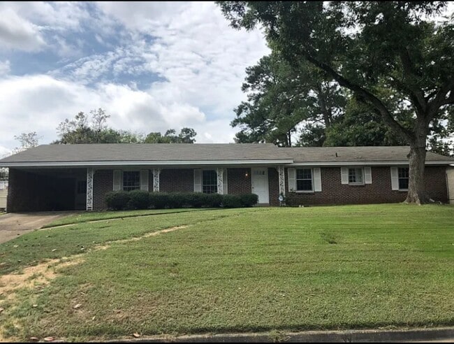Primary Photo - AVAILABLE NOW! CALL US FOR A SHOWING!