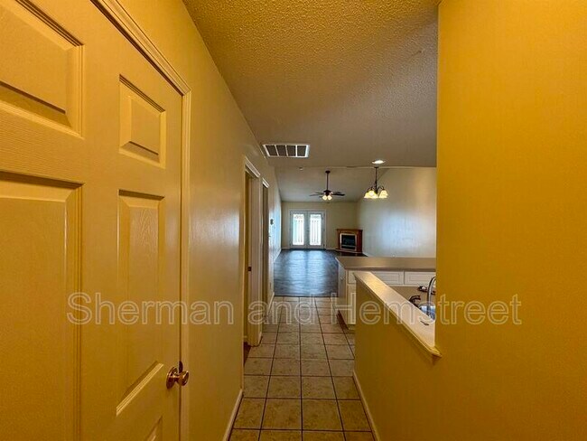 Building Photo - 310 Evans Lake Way