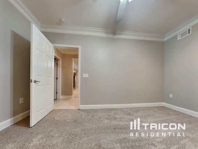 Building Photo - 1410 Bentwater Dr