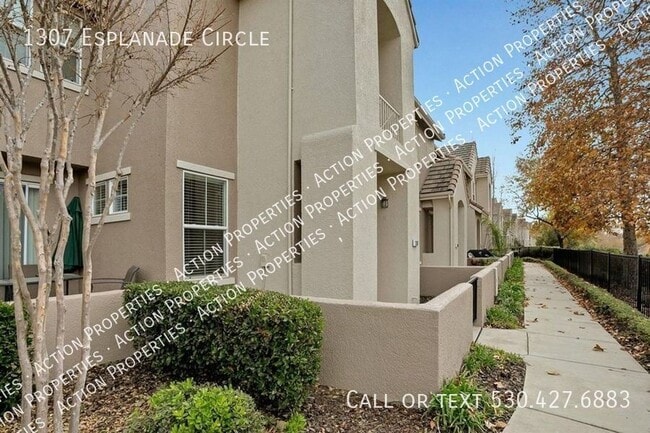 Building Photo - 1307 Esplanade Cir