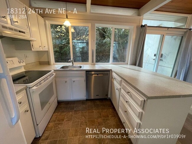 Building Photo - 18312 24th Ave NE