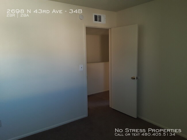 Building Photo - 2 Bed Condo off 43rd Ave and Thomas!