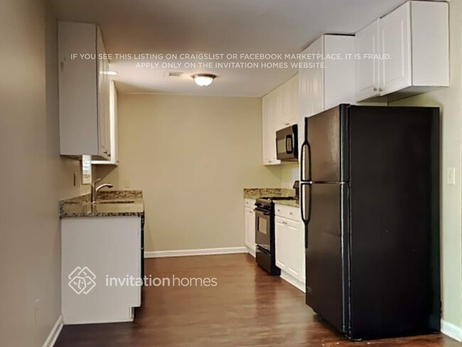 Building Photo - 1800 Silver Leaf Ct SW