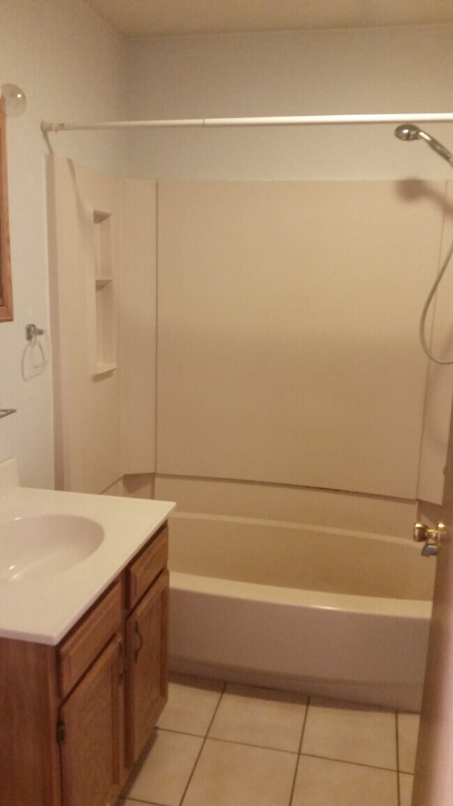 Building Photo - 142 Homestead Ln