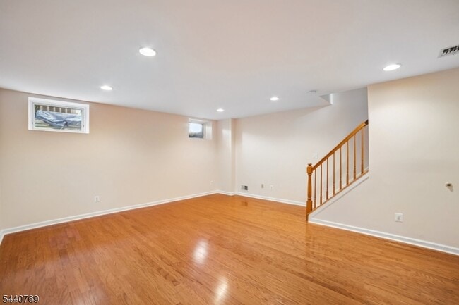 Building Photo - 533 Coventry Dr