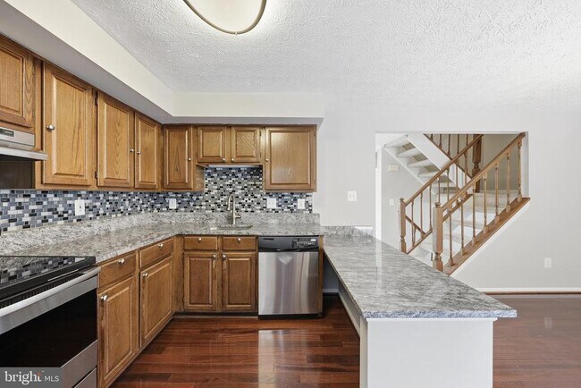 Building Photo - 14126 RED RIVER Dr
