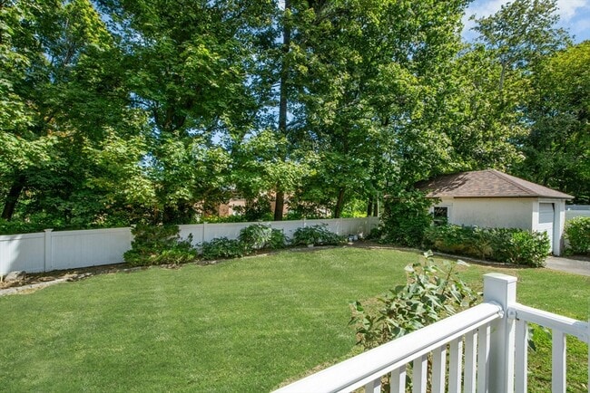 Building Photo - 231 Lagrange St