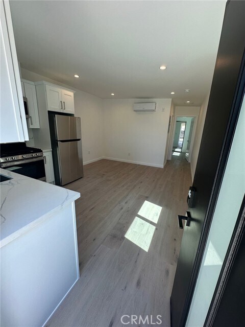 Building Photo - 8006 Rhodes Ave