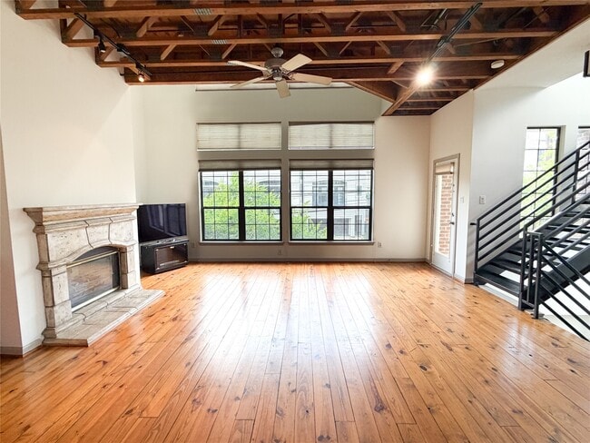 Building Photo - 1213 Dunlavy St