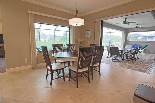 Building Photo - 1125 Rotonda Cir