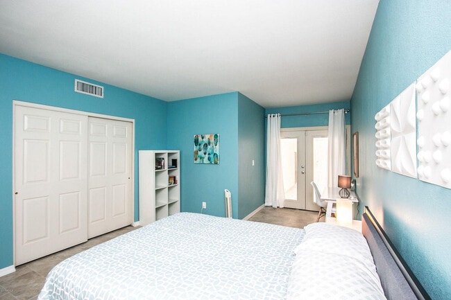 Building Photo - 1818 E Ranch Rd