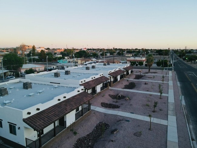 Building Photo - 279 S Avenue A