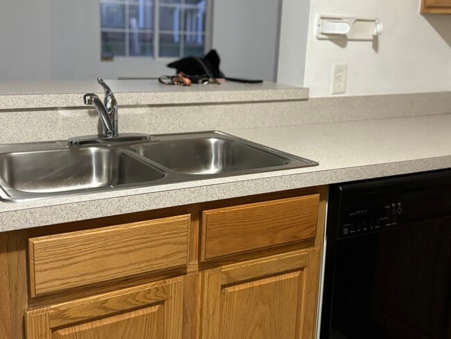 Building Photo - 122 Bertram Dr