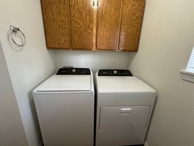 Building Photo - Delightful 2 Bed, 2 Bath Duplex near River...