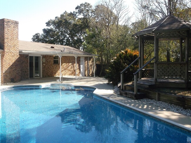 Building Photo - Affordable 3BR/2BA Pool Home