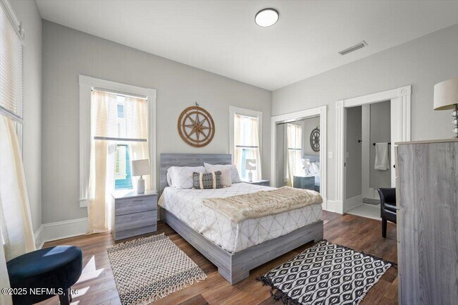 Building Photo - 1946 Redell St