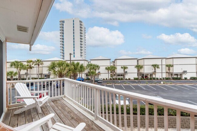 Building Photo - 1948 W Beach Blvd