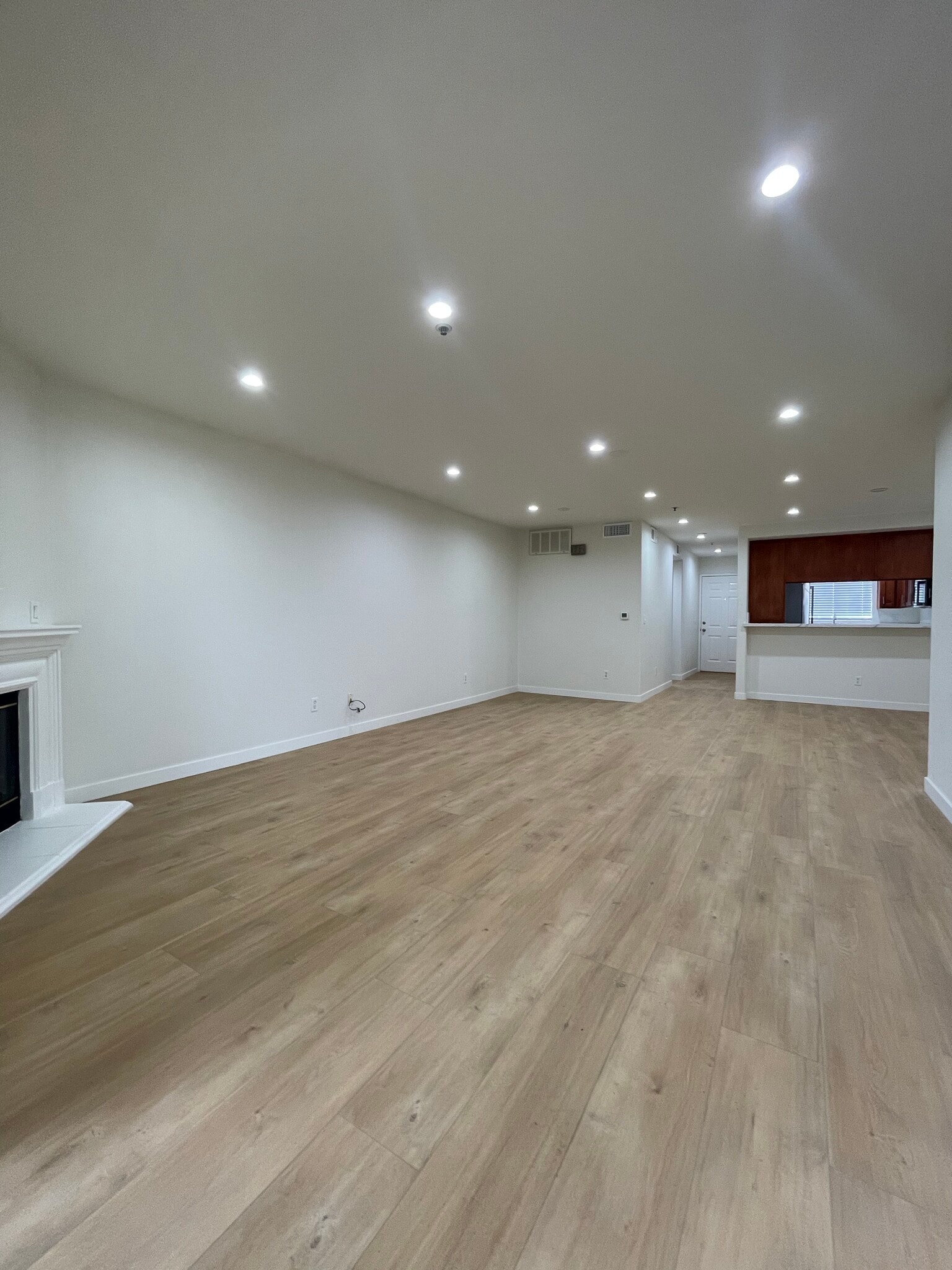 Building Photo - 15114 Sherman Way