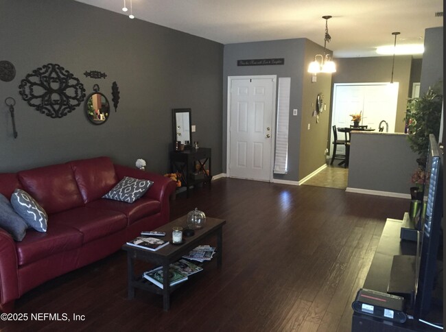 Building Photo - 1202 Southern Stream Ct