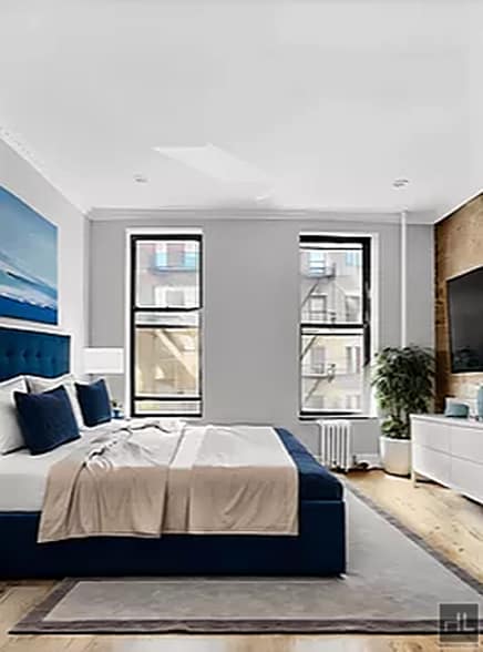 Building Photo - East 10th Street