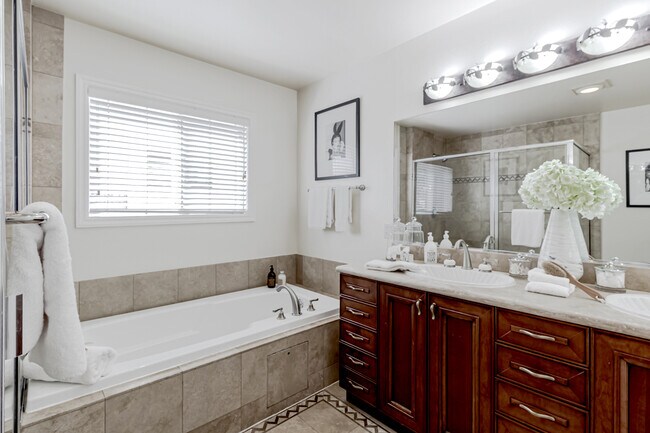 Building Photo - 123 S Clark Dr