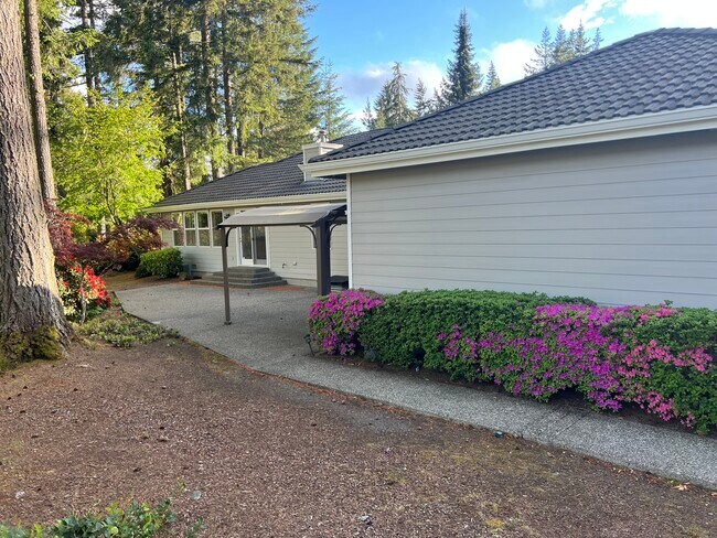 Building Photo - 6982 Marymac Dr SW