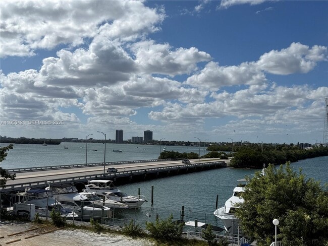 Building Photo - 7904 West Dr