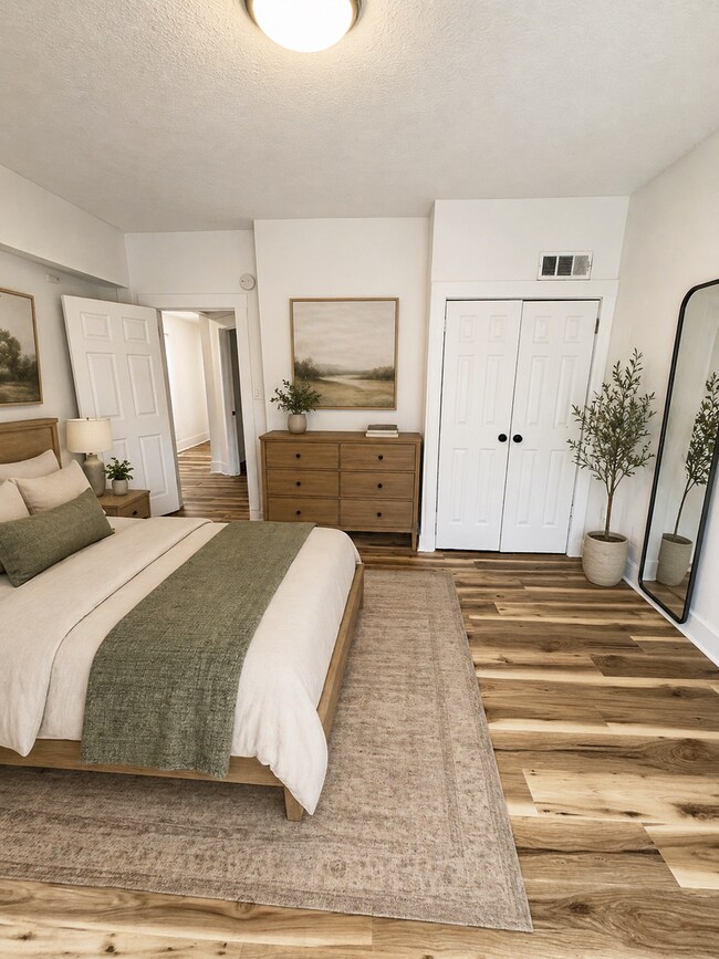 Building Photo - 1618ELL