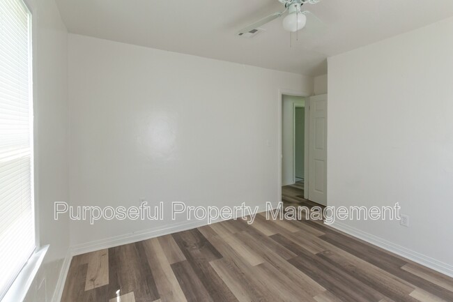 Building Photo - 2301 Granada Blvd