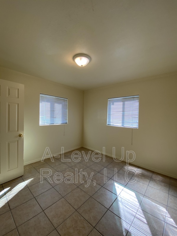 Building Photo - 2705 S Monterey Vista