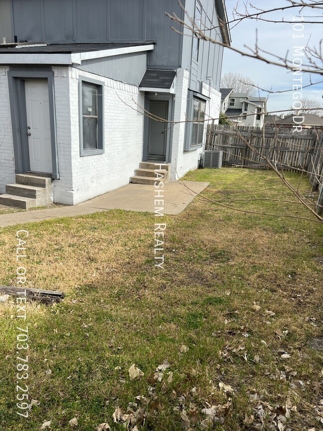 Building Photo - Beautiful & Spacious Duplex 3 Bedrooms 2 B...