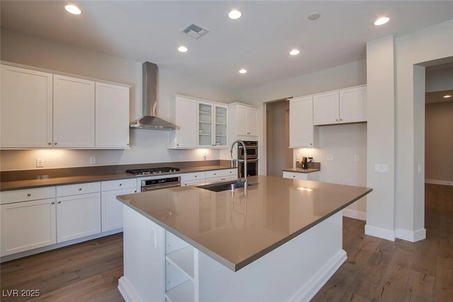 Building Photo - 3597 Royal Fortune Dr