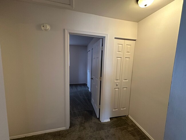 Building Photo - Townhouse in Newport News