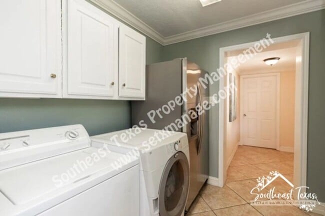 Building Photo - 6030 Zenith St