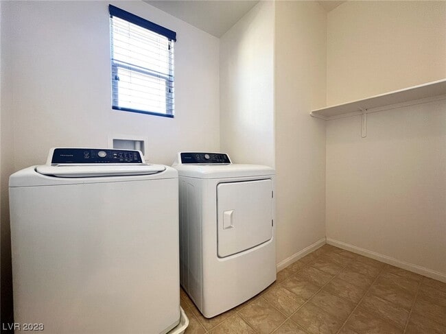 Building Photo - 8520 Orly Ave