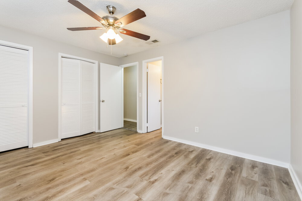 Building Photo - 620 Riverwoods Cir