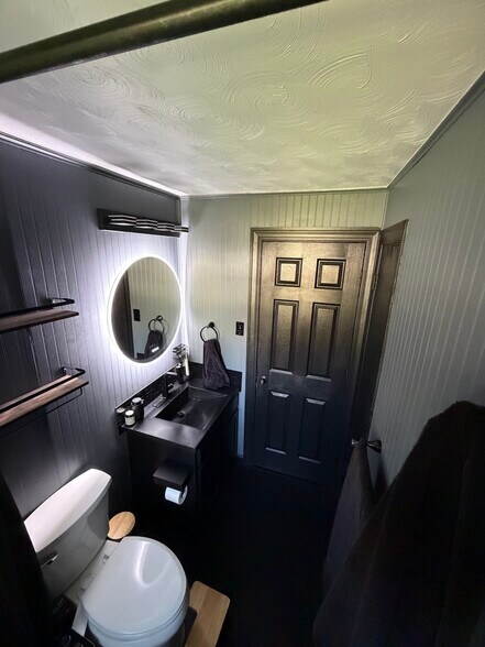 Building Photo - 3105 Lencott Dr