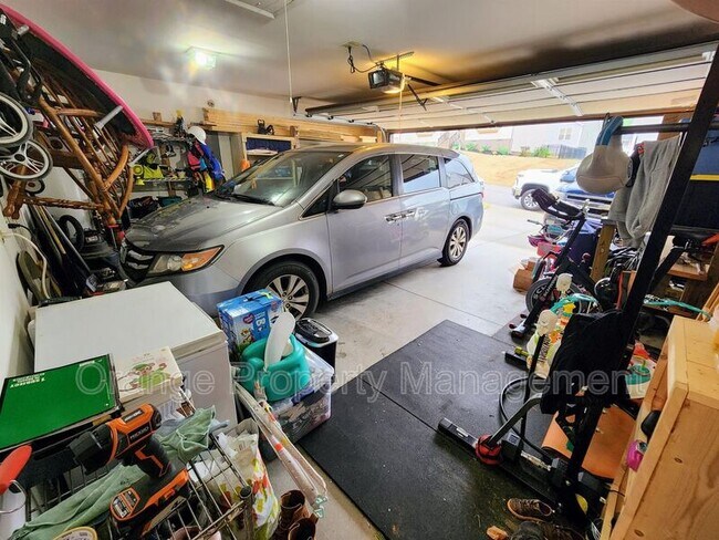 Building Photo - 612 Sandstone Dr