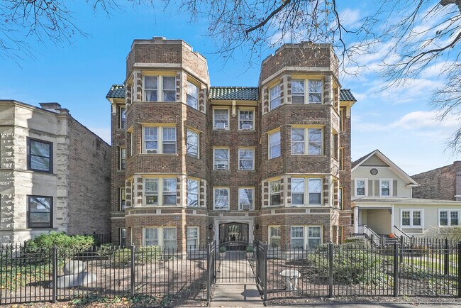 Building Photo - 306 S Kenilworth Ave