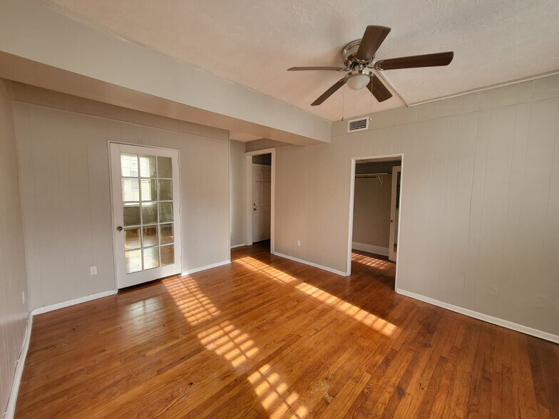 Building Photo - 1308 Willow Branch Ave