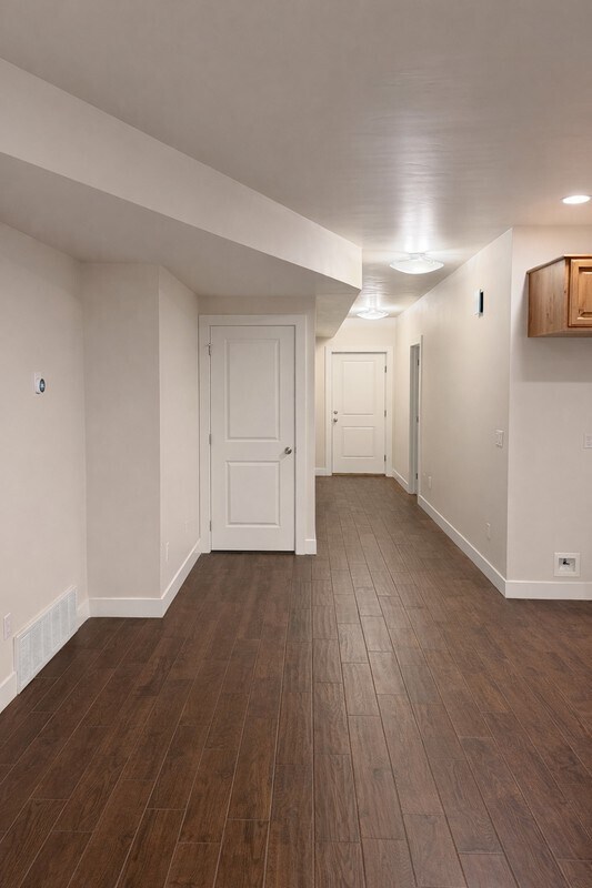 Building Photo - 50 E Hunters Ridge Cir