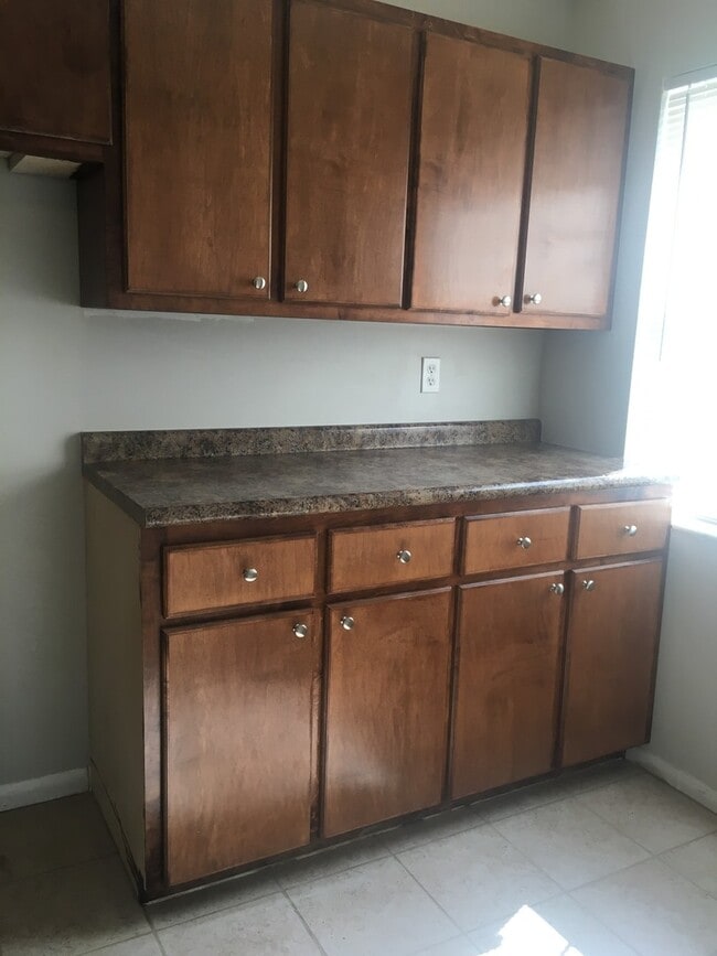 Building Photo - 3br 2 bath Cozy home